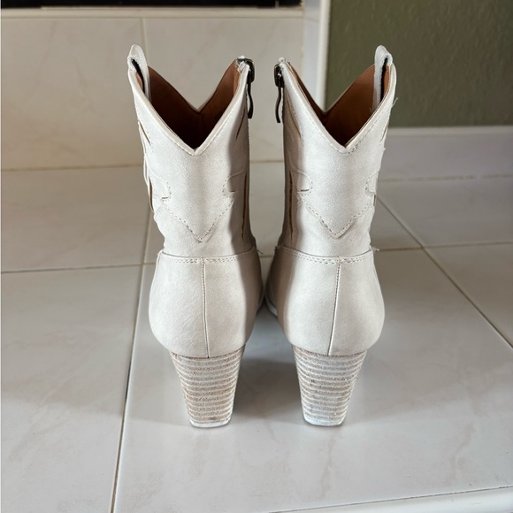 Western Ankle Booties - Picture 4 of 5